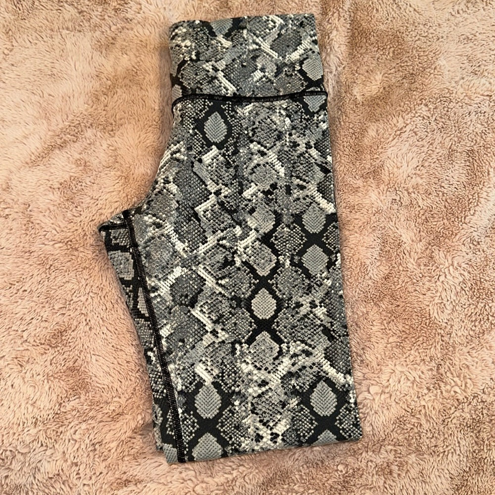 Victoria Secret Active Leggings